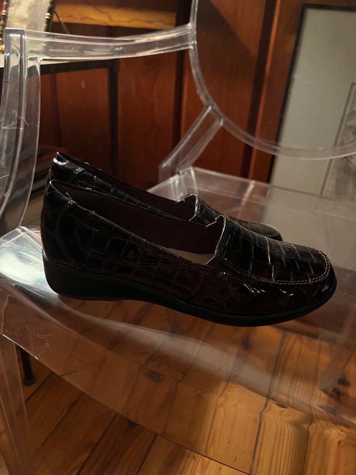 Clarks Women's Gael Angora loafer Size 6W Croc Patent Low Wedge Shoe