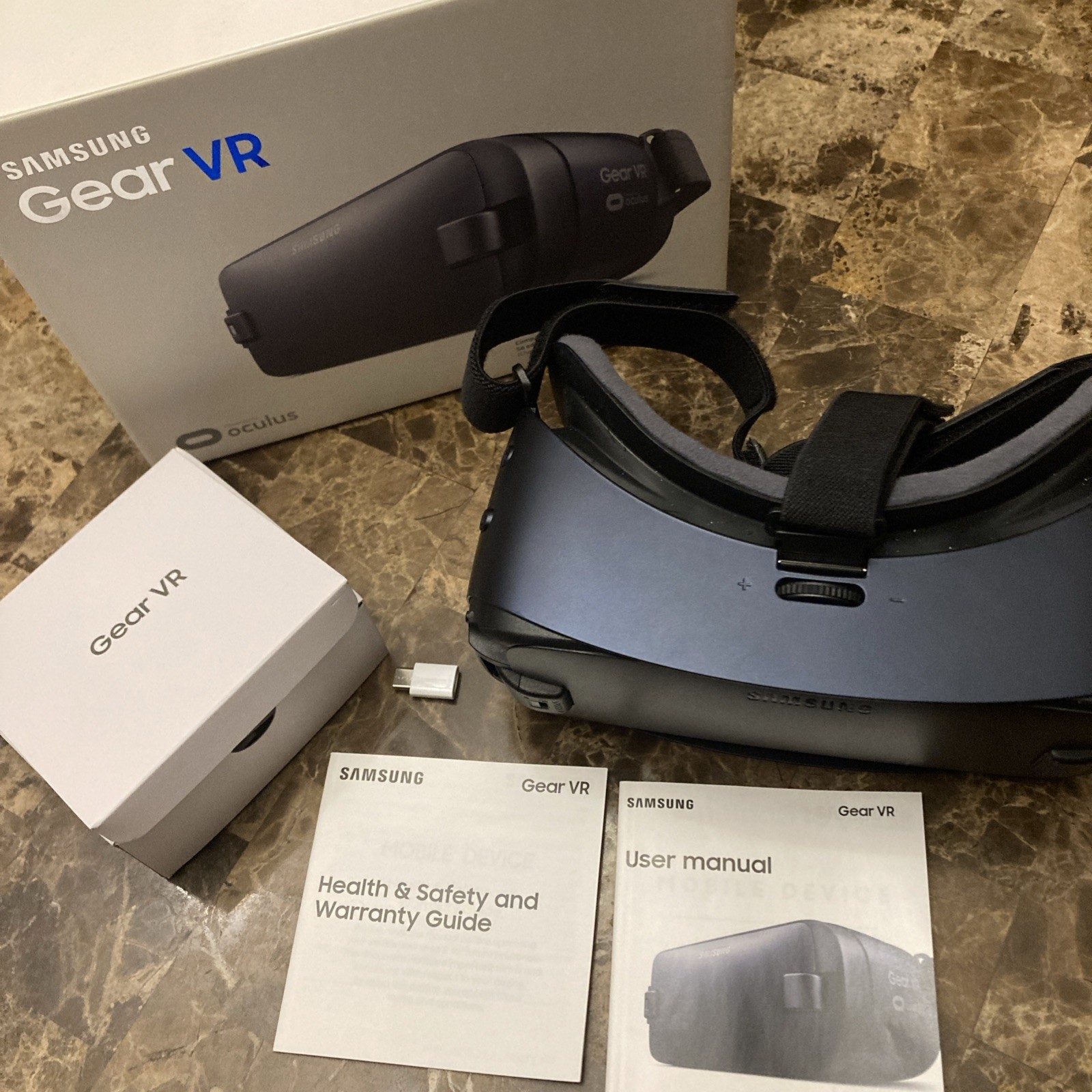 Samsung Gear VR SM-R323 Oculus Virtual Reality Headset GH69-28208A New Open Box