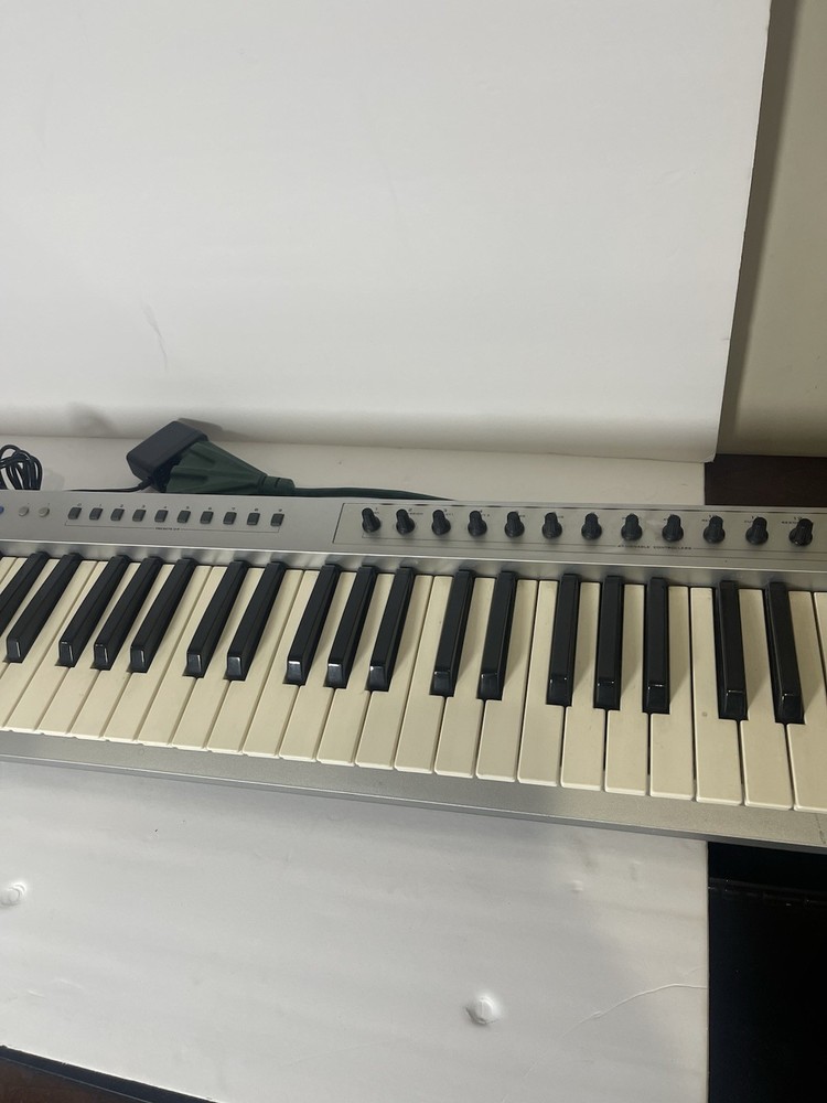 M-AUDIO EVOLUTION MK-36-1C 61-key USB MIDI keyboard controller