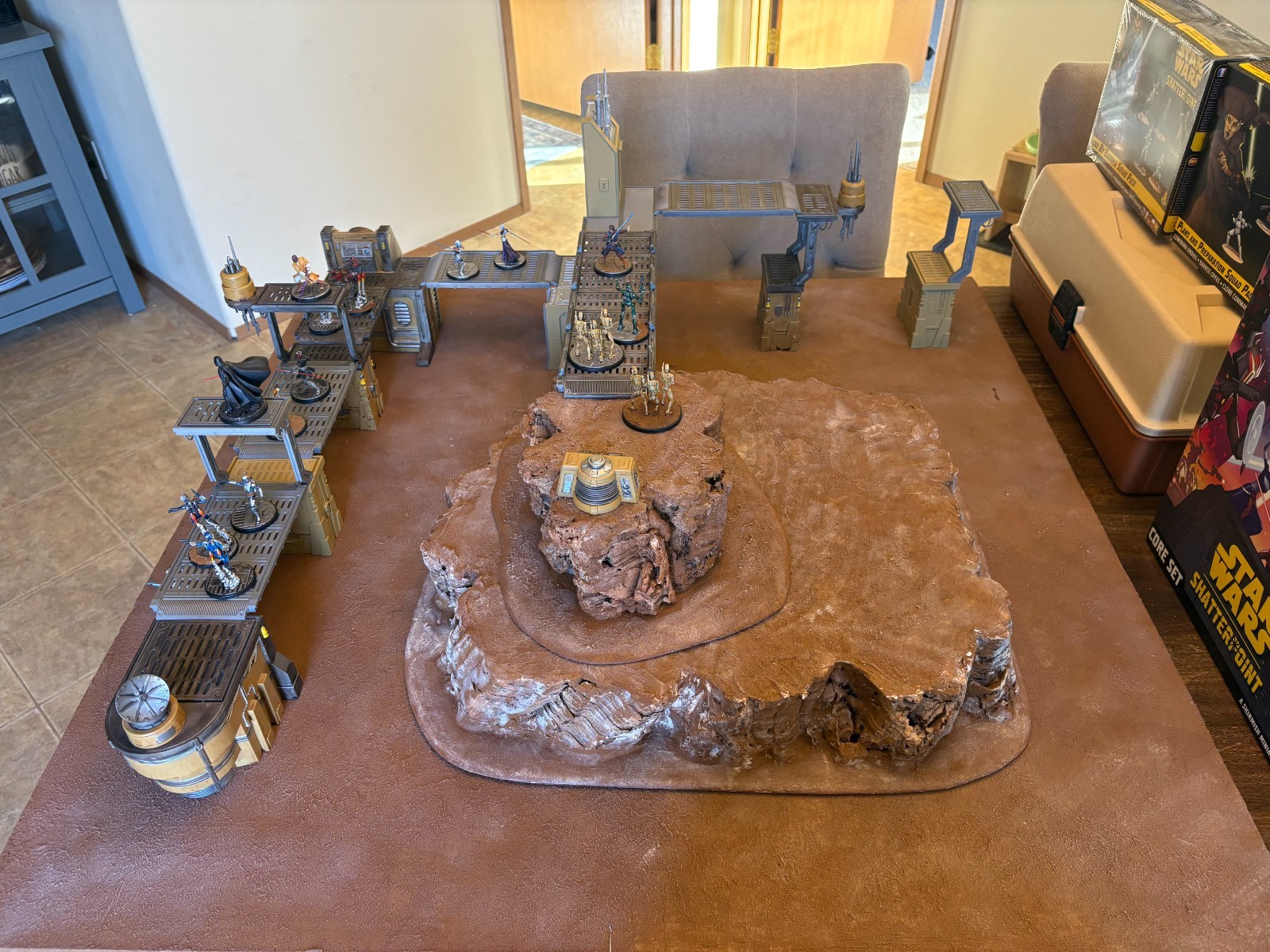 Wargaming , Miniature Terrain, Giant 2 Level Mesa, Ideal for Scatterpoint!