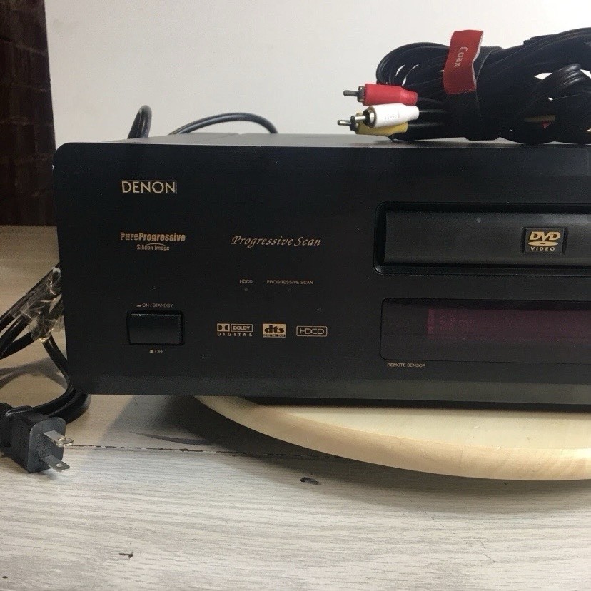 Denon DVD-2800 - Progressive Scan DVD Player No Remote Control