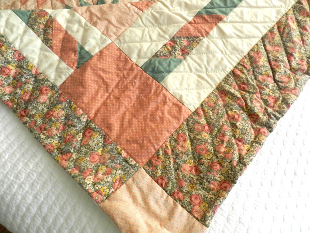 NOS Arch Quilt, Twin, Never Used