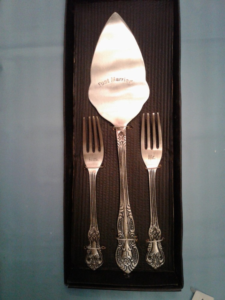 Wedding Cake cutter & Forks Wendy Bellissimo