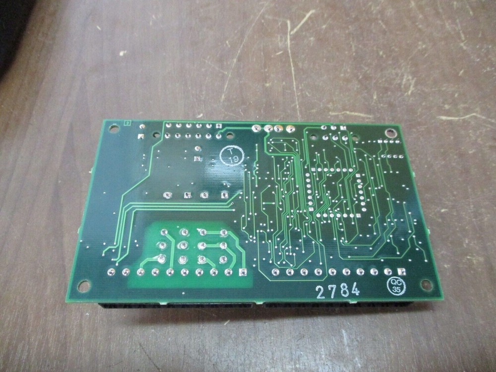 Eaton Control Board 101073473-101 Rev. B01 Used