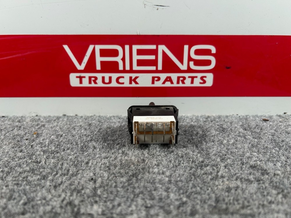 FREIGHTLINER A06-30769-012 SWITCH-CRUISE CONTROL