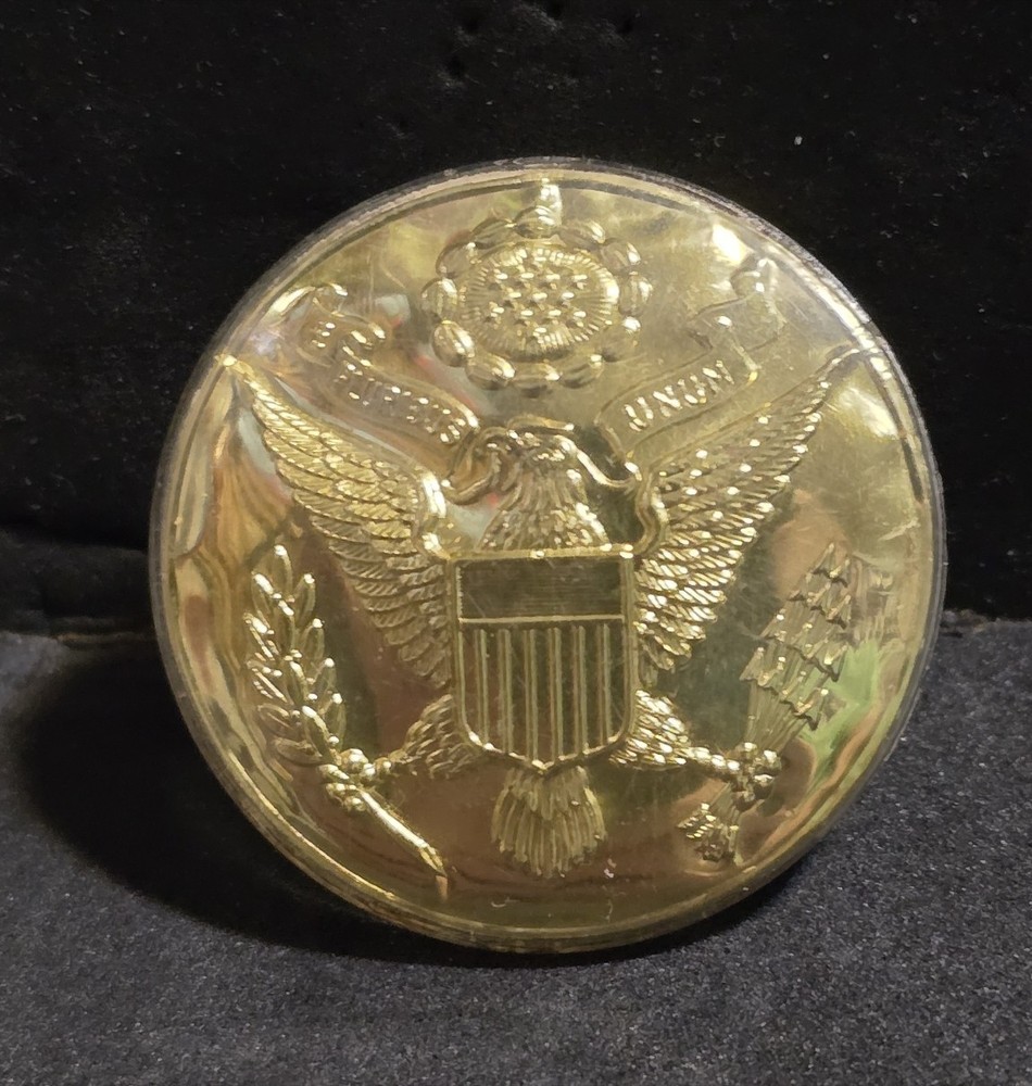 Plastic WW2 Army Enlisted Cap Badge