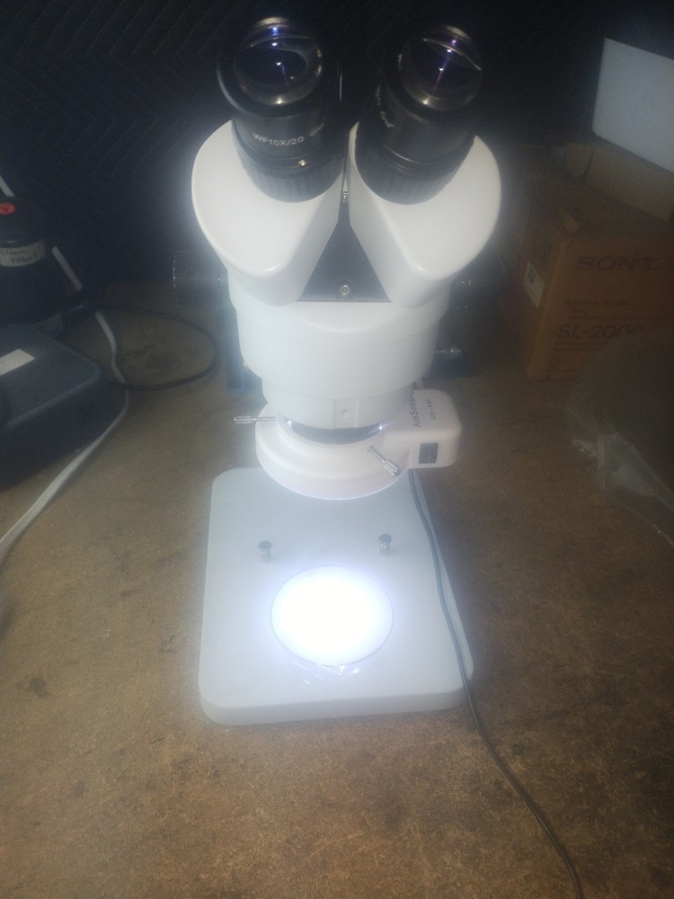 Amscope Microscope. With 10 X 20 Oculars. LED Ring light.