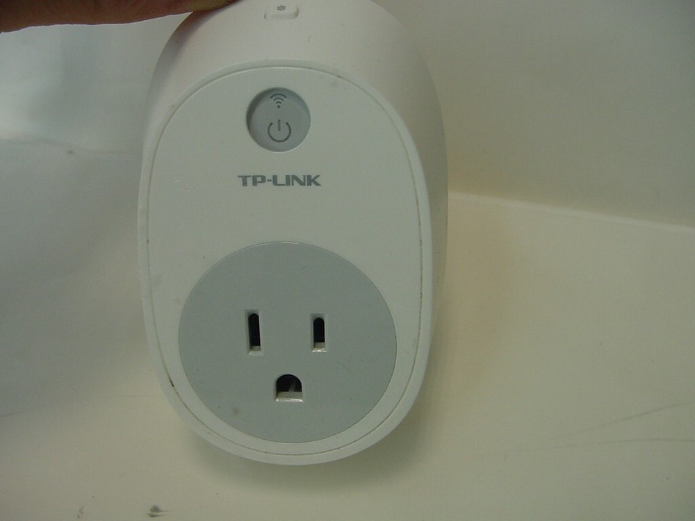 TP-LINK SMART WI-FI PLUG HS100