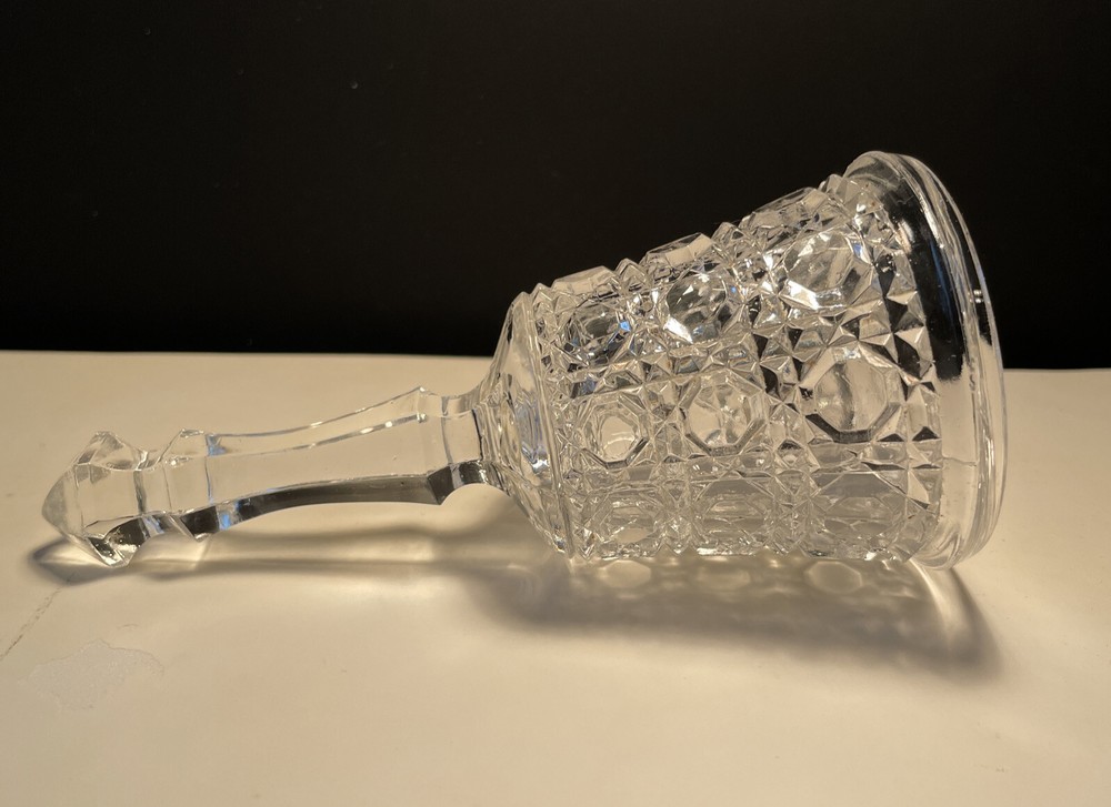 VINTAGE CRYSTAL BELL BUTTON PATTERN 5 1/4" TALL