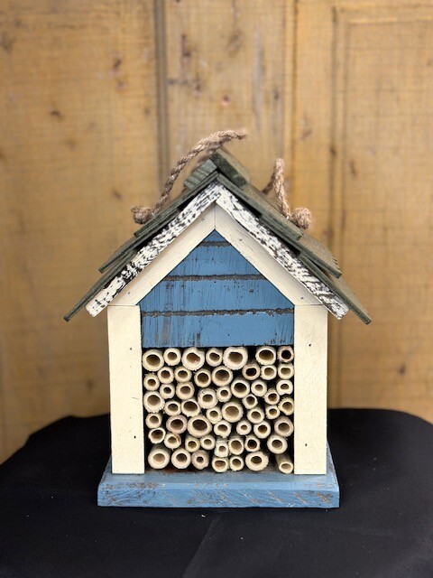 Cream & Blue Bee House 2003BL