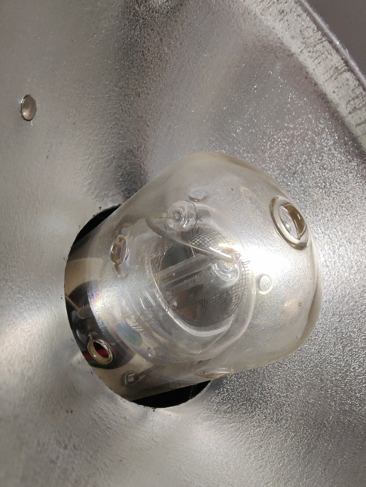 Speedotron Universal Light Head Unit Model 102 BULB NOT WORKING