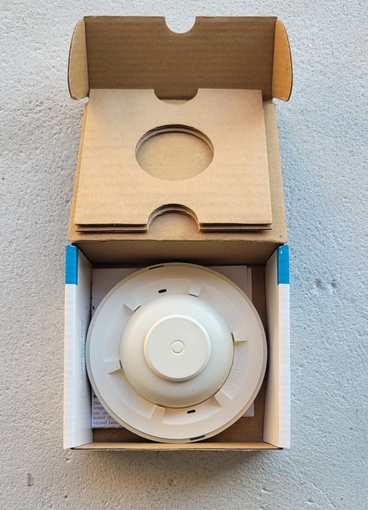 System Sensor Model No, 5601P Heat Detector, New Open Box