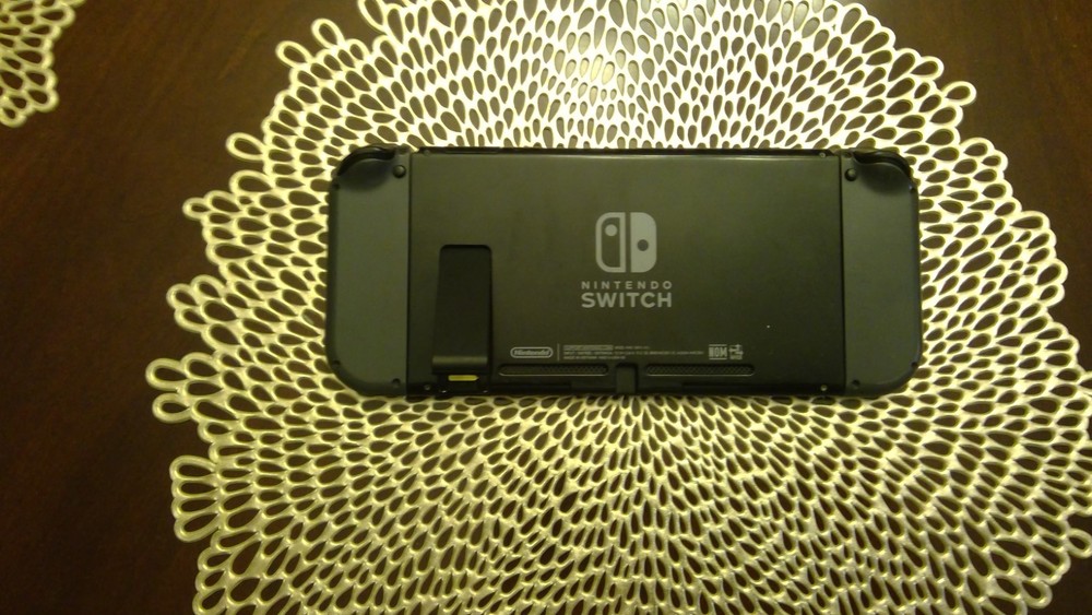 nintendo switch gray Joy-cons. Includes more accesories.