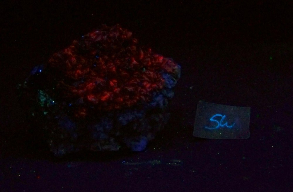 Fluorescent AZ Calcite SW UV Specimen