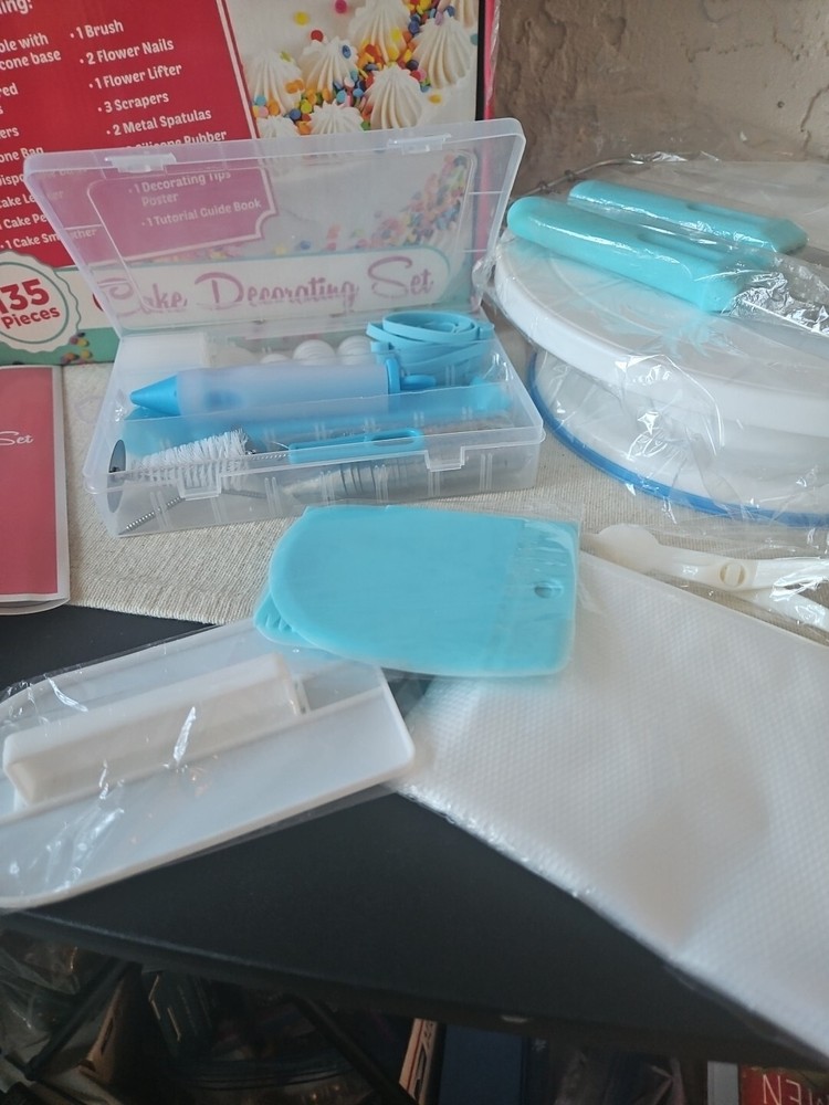Kuchepro Cake Decorating Set in Box