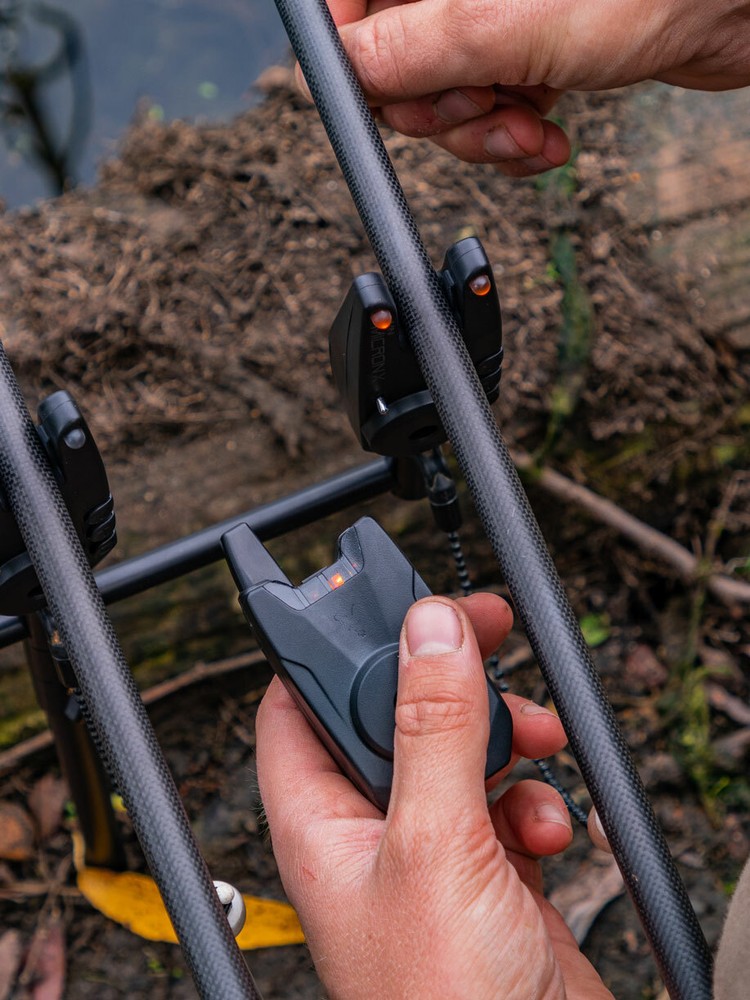 Fox Mini Micron X 2 Rod Bite Alarm & Receiver Set