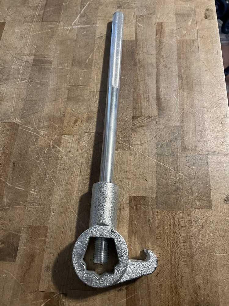 Wilson & Cousins Adjustable Hydrant Wrench 1.5"-6"