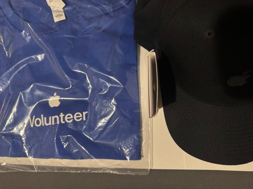 Apple 50 Year Anniversary Collection Set Thinking Different + Bonus Bundle