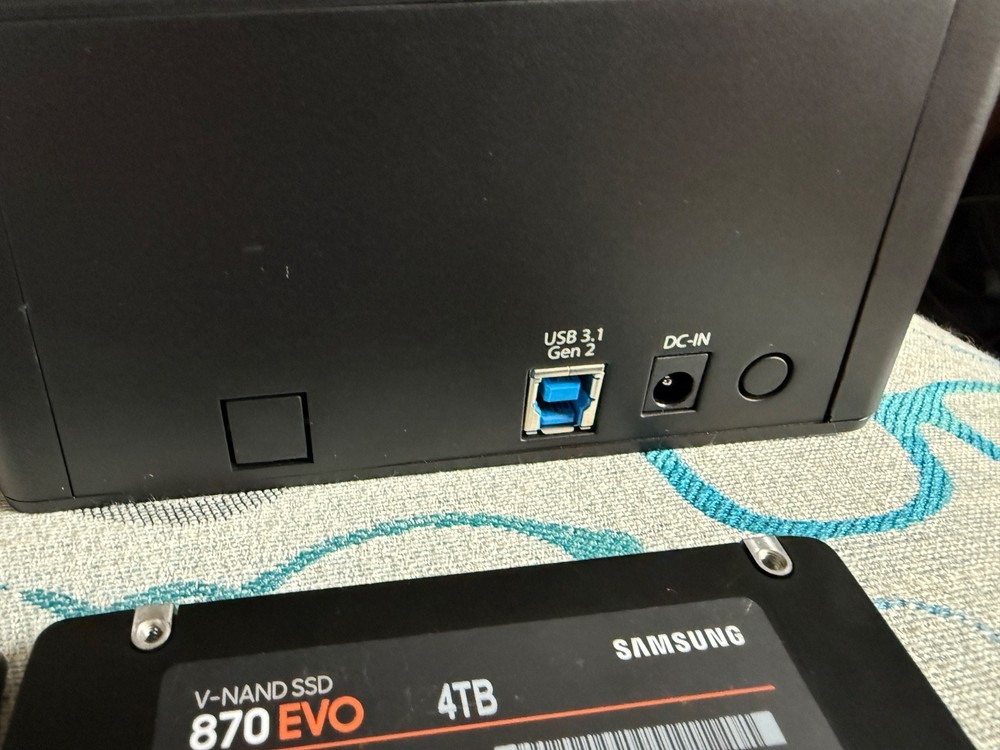 Blackmagic Design HyperDeck Studio Pro 4K UHD & 2 Samsung 870 EVO SSD's