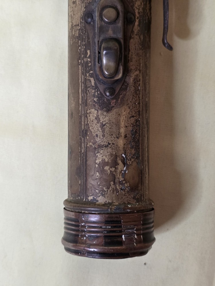 ORIGINAL WWII US ARMY ~ COMBAT FIELD ~ USALITE TL-122-A ~ FLASHLIGHT TORCH