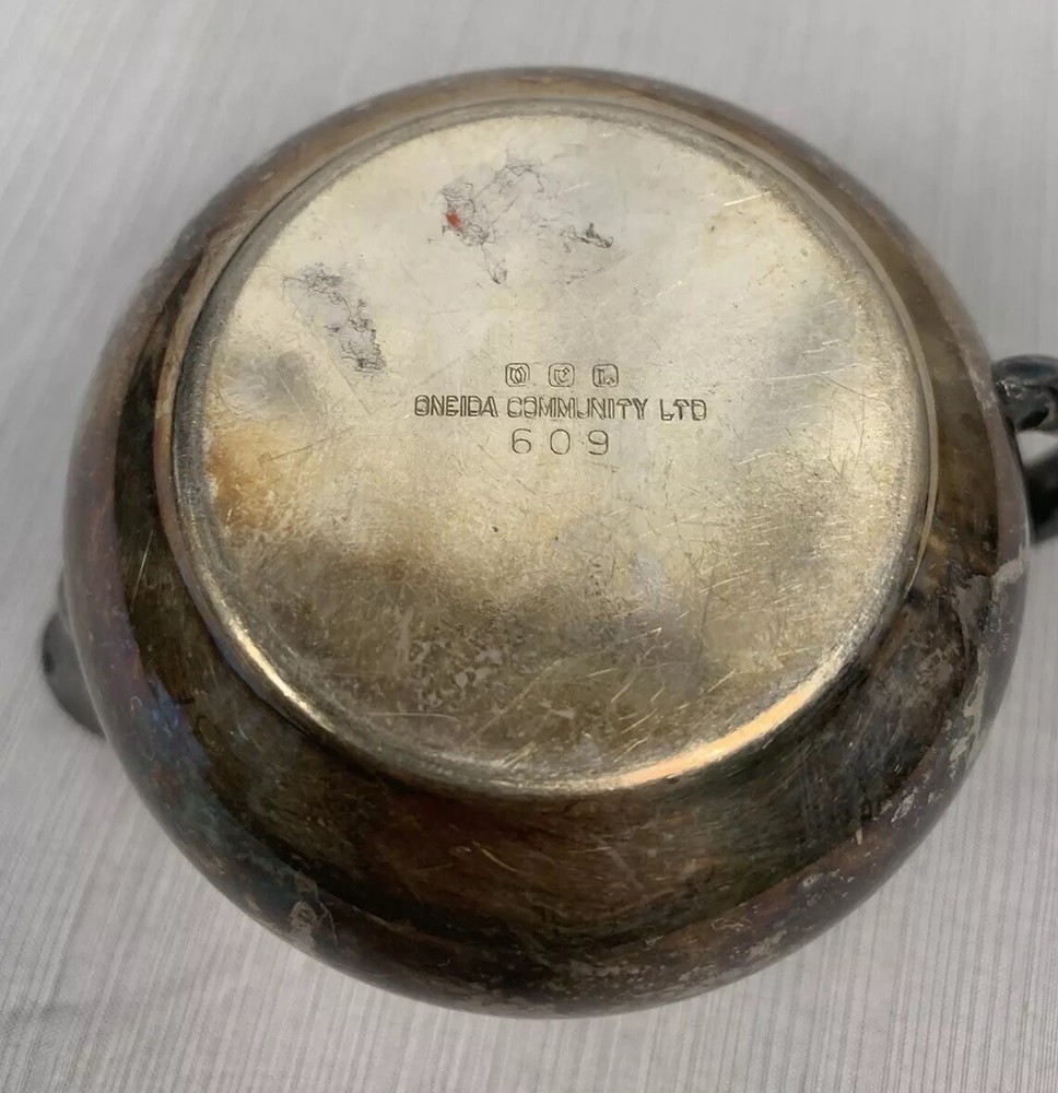 Oneida Community Ltd 609 Silver Plated Cream Pitcher