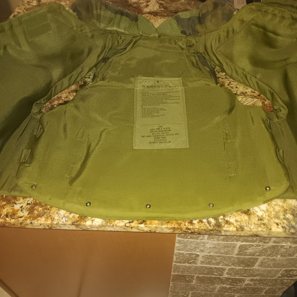 BODY ARMOR, FRAGMENTATION PROTECTIVE VEST GROUND TROOPS, LARGE (FLAK JACKET-B)