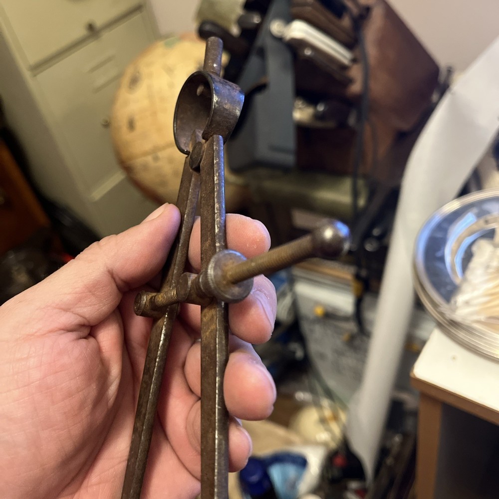 9”SPRING JOINT FLAT LEG INSIDE CALIPER USA antique