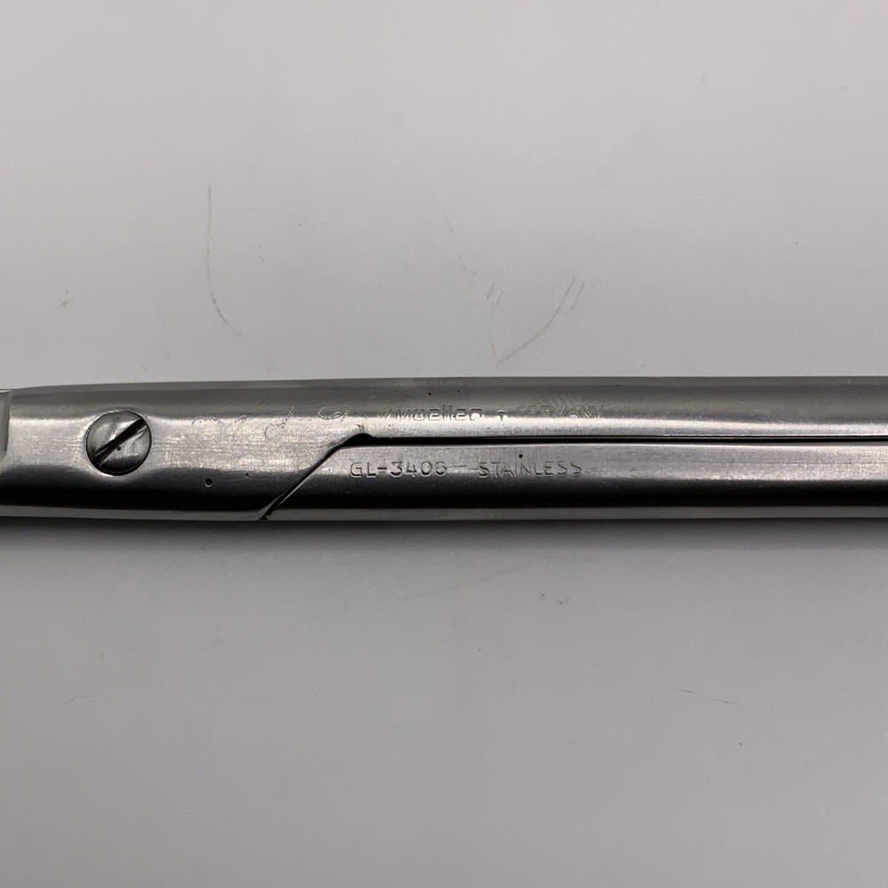 V. Mueller Curved Blunt Tip Scissors GL3406