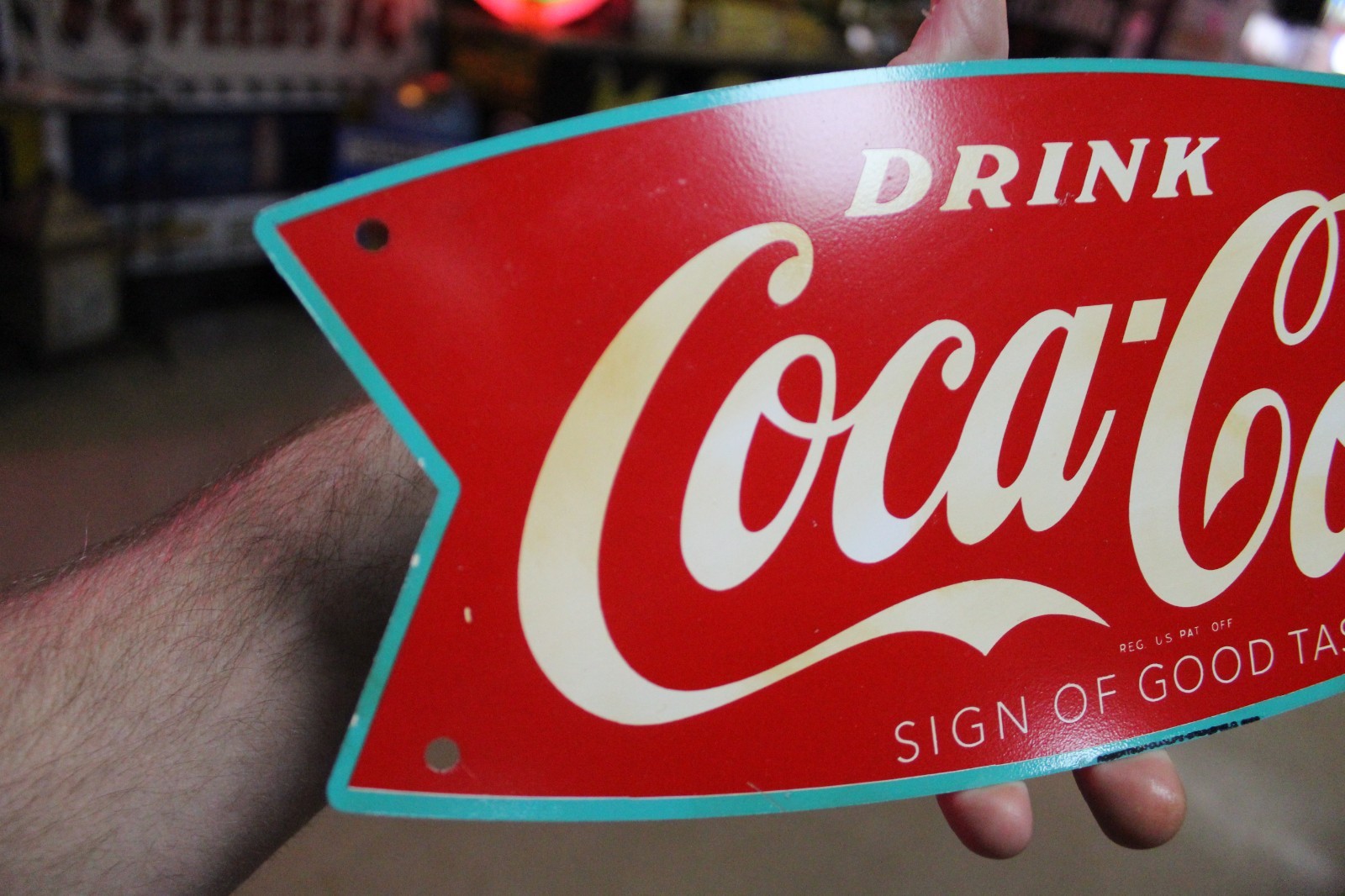 RARE 1950s DRINK COCA COLA TEAL BORDER FISHTAIL PAINTED METAL DEALER SIGN SODA