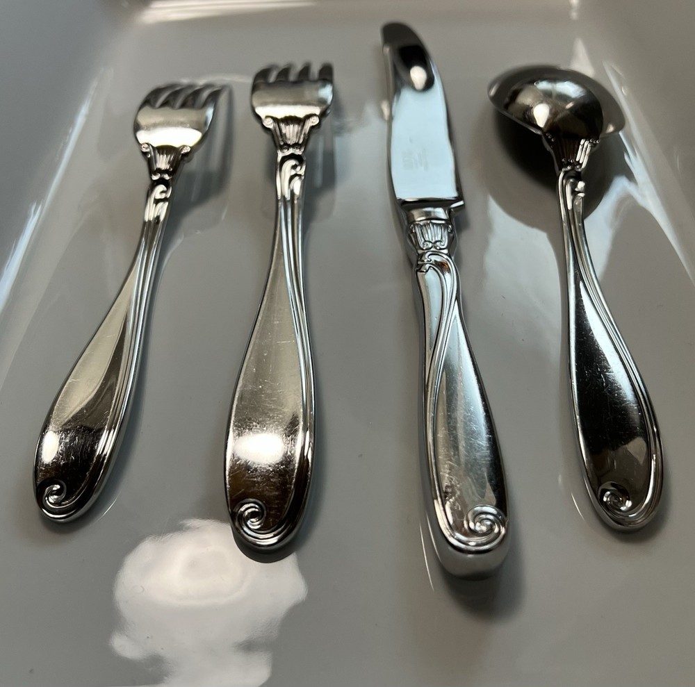 Mikasa Ambrose Flatware 4 Piece Place Setting Dinner Fork/Salad Fork/Knife/Spoon