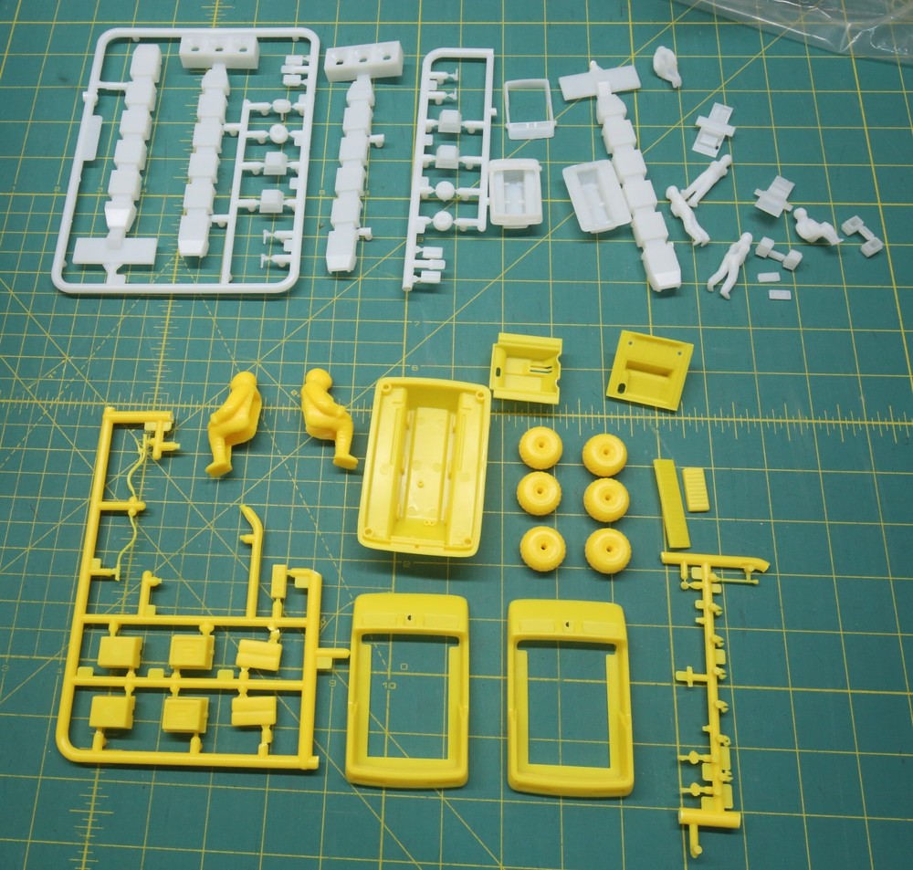 MPC SPACE: 1999 Nuclear Waste Disposal Area 2 Diorama Set - Complete and Started