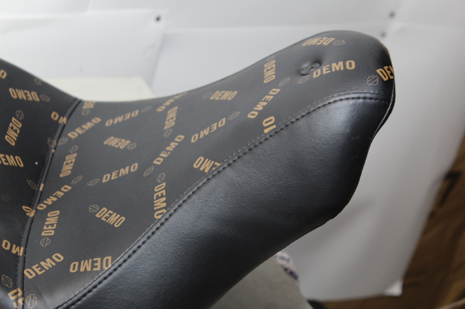 18-26 Harley Softail Two Up Low Rider Reach Seat OEM DEMO