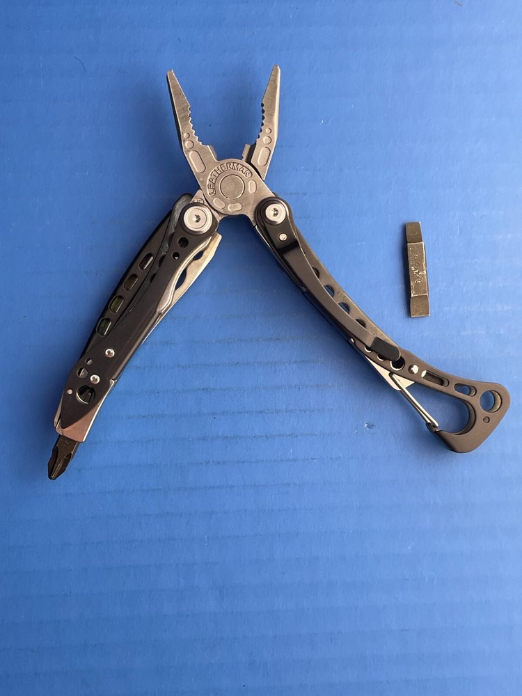 Leatherman Skeletool CX Multi-Tool Pliers Combo Knife Bit Driver