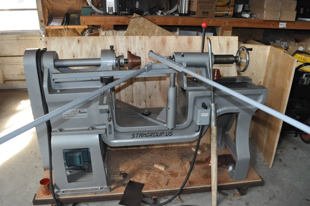 Manual metal spinning lathe