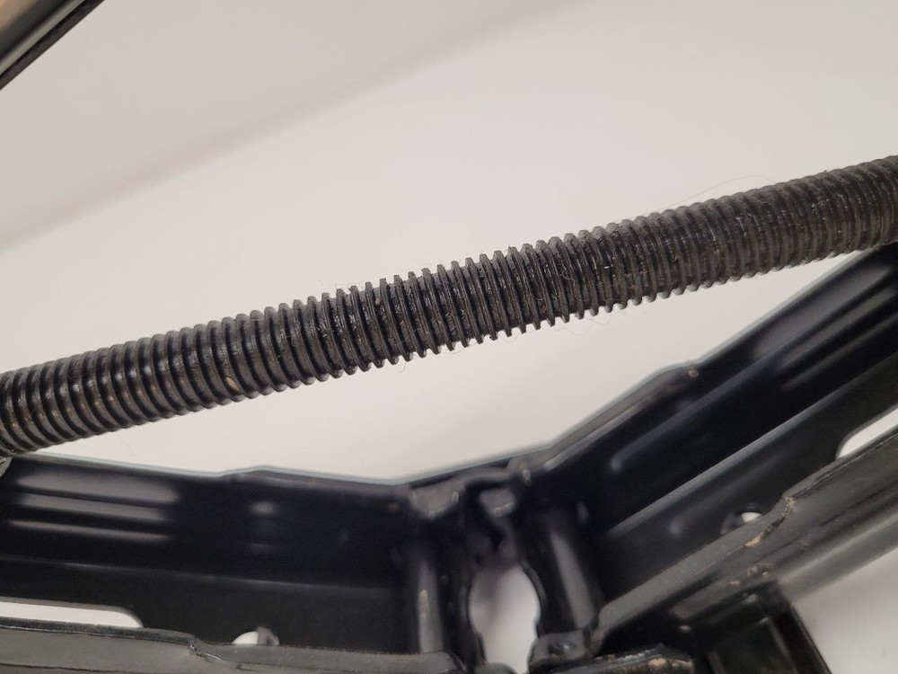 2012 CADILLAC ESCALADE Jack