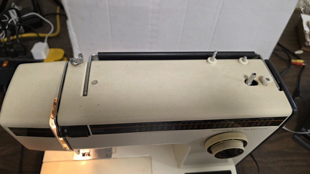 Montgomery Ward UHT J1954 Sewing Machine