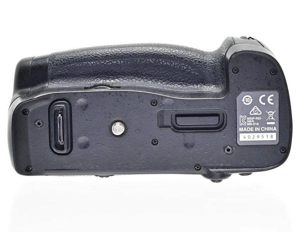 Nikon MB-D18 Multi-Power Battery Pack
