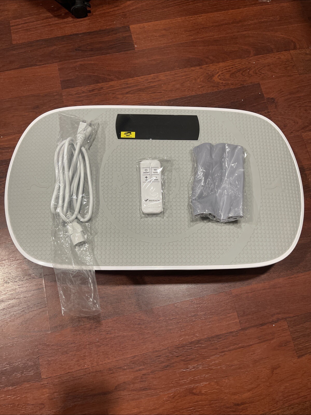 *NEW Opened box* MERACH 2398 Vibration Plate Exercise Machine Gray W/ Remote