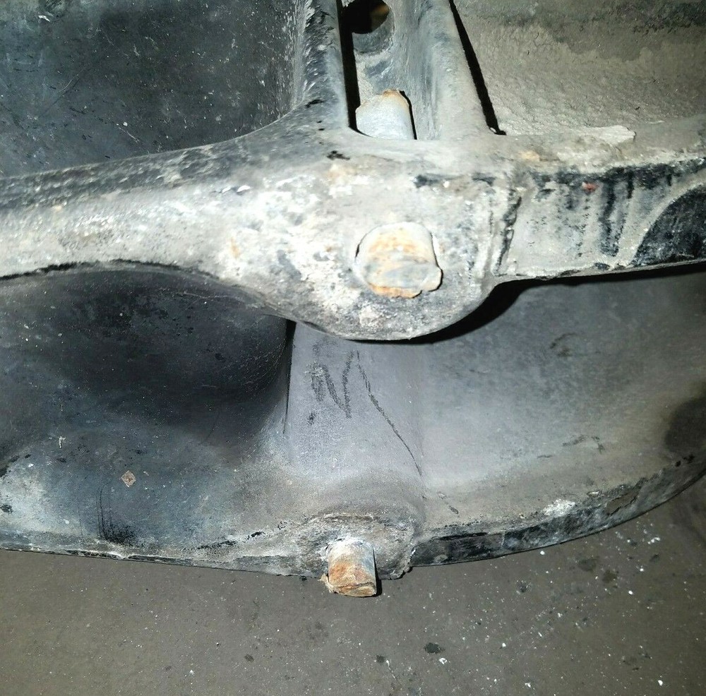 PETERBILT 387 SPRING HANGER 02-04020R