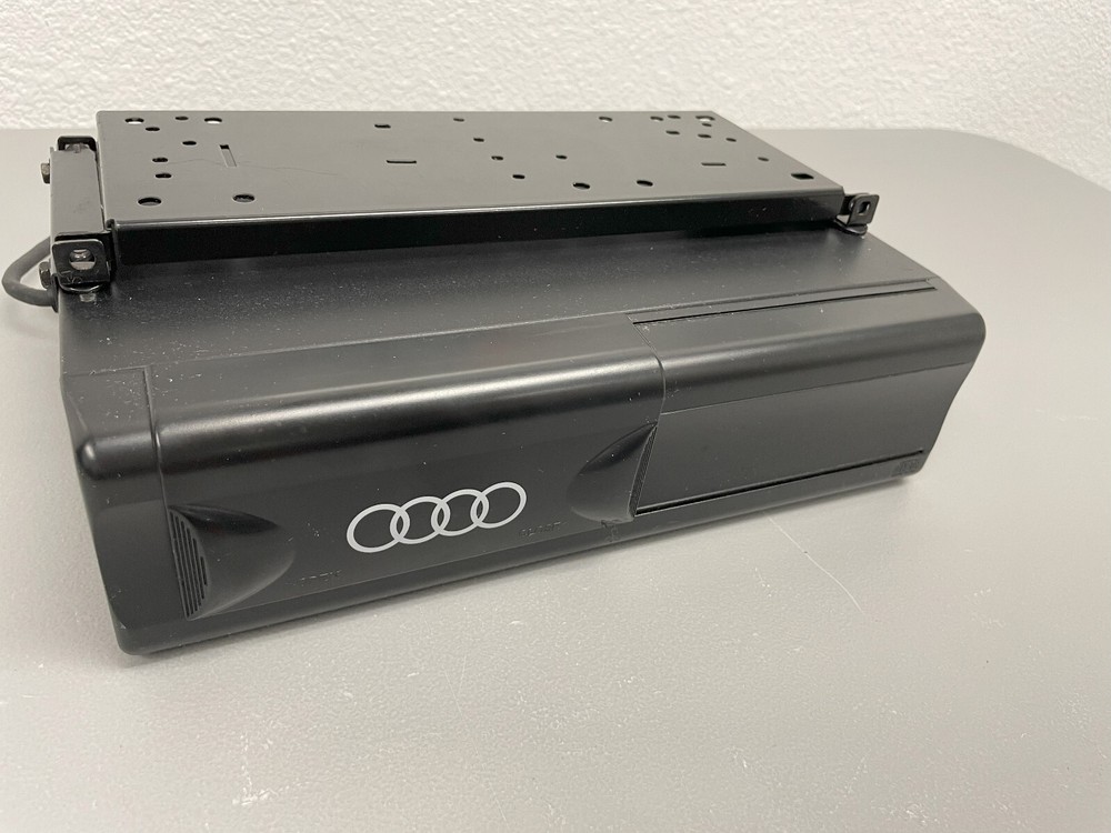 Audi CD changer 1997 A4 8D9035111 used
