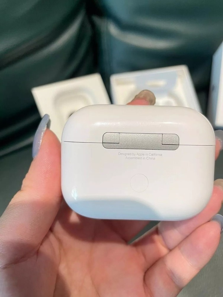 Apple iPhone Pro 2nd Generation with MagSafe Wireless Charging Case -USA
