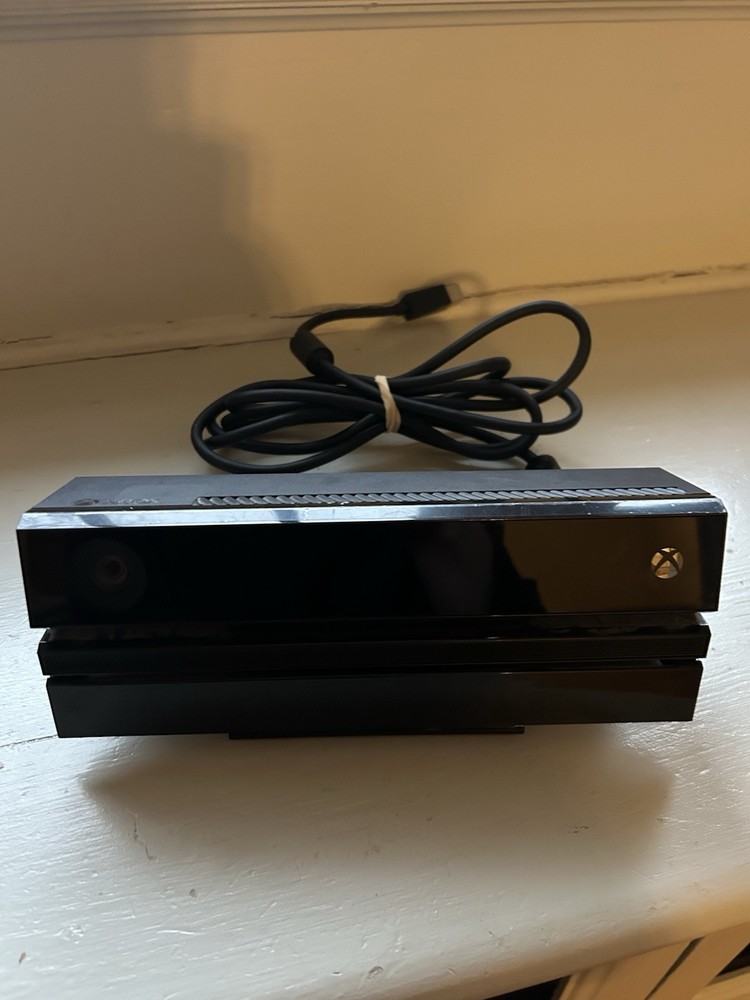 Microsoft Xbox One Kinect Sensor Motion Camera With TV Mount Wired Black