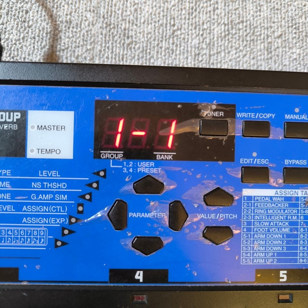 BOSS ME-8 Guitar Multiple Effects Distortion Chorus Effects Unit w/ AC Adapter