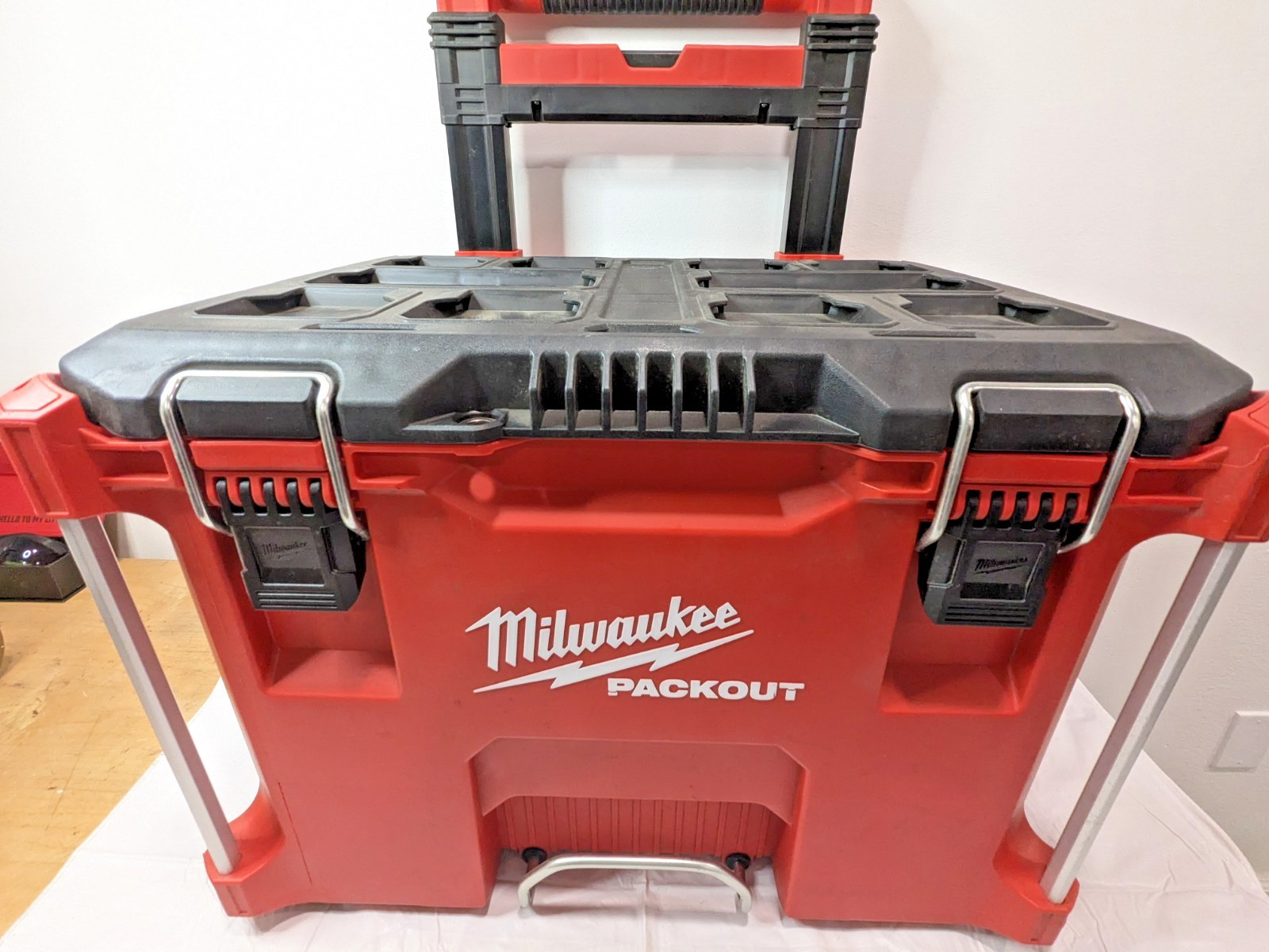 Milwaukee PACKOUT Rolling Tool Box 48-22-8426