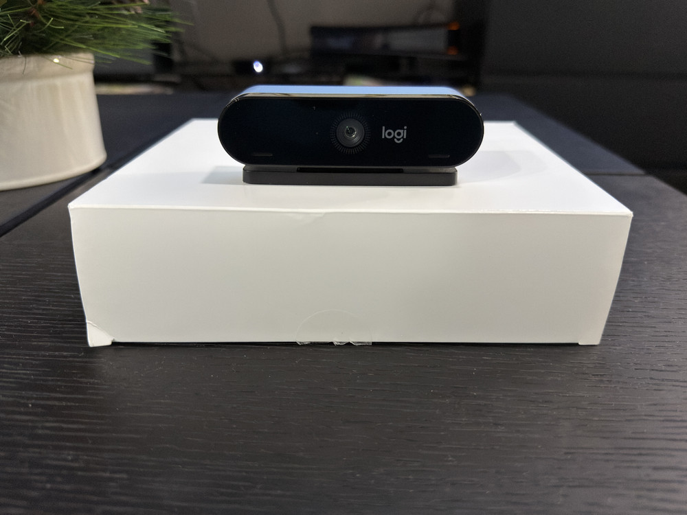 Logitech 4K Pro Magnetic Webcam for Apple Pro Display XDR