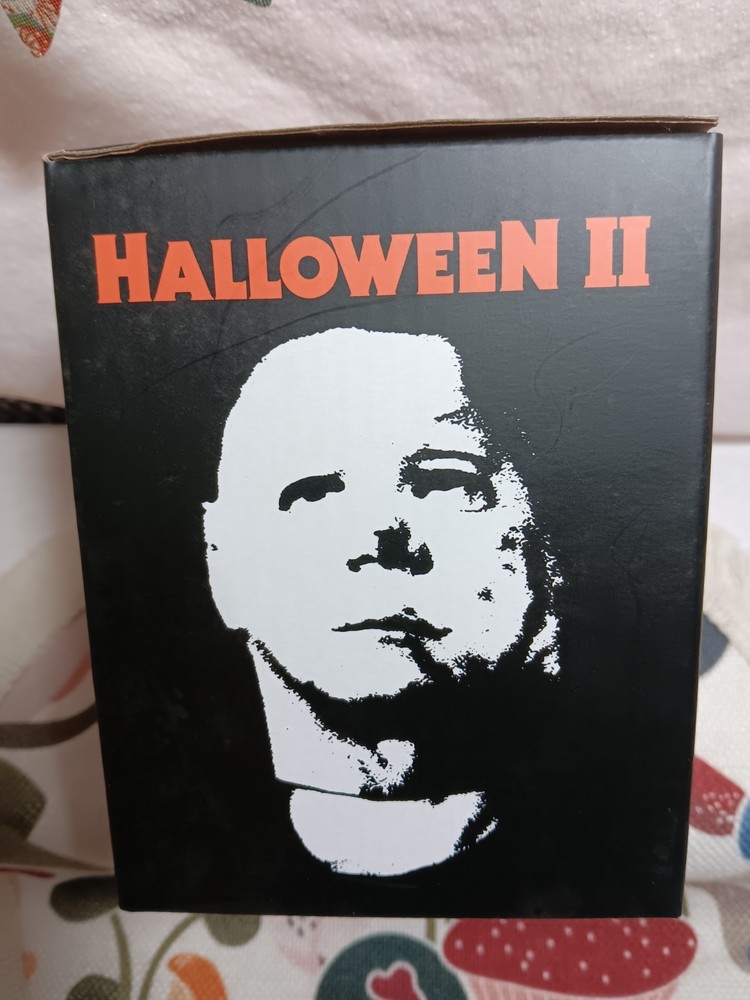 🔥Halloween II Horror Mini Snow Globe BNWT🔥