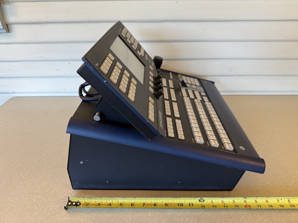 Snell & Wilcox HD 1010 - 8 Input HD switcher - Model CP 1008