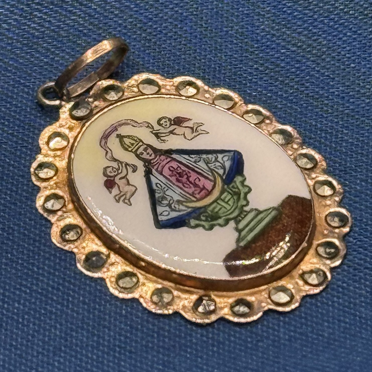 Antique 10k Yellow Gold NS San Juan De Los Lagos Virgin Mary Porcelain Pendant