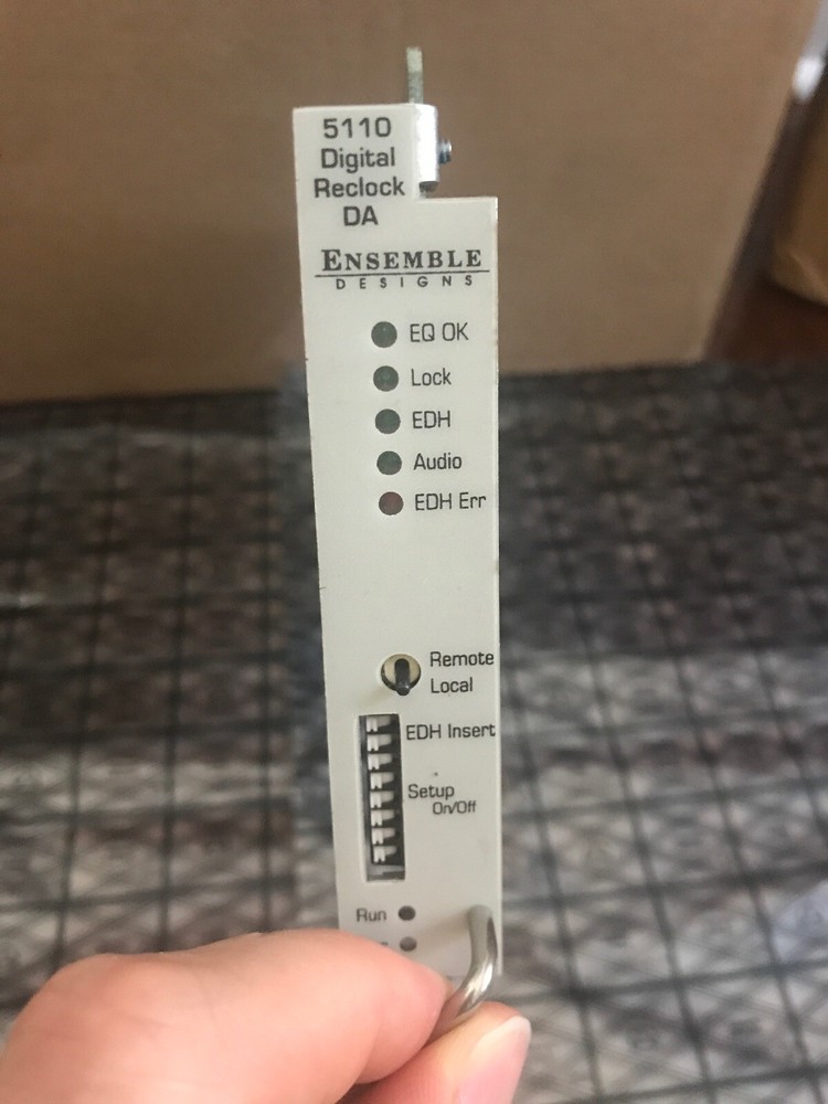 ENSEMBLE DESIGNS Serial Reclocking 5110 DA  Digital Reclock
