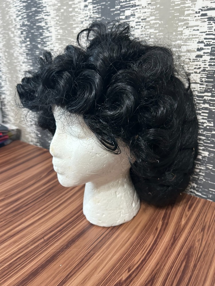 🎭 Black Wig + Display Head – Only $25.00! 🎭